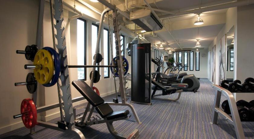 בנגקוק The Duchess Hotel מראה חיצוני תמונה The gym at the University of Westminster